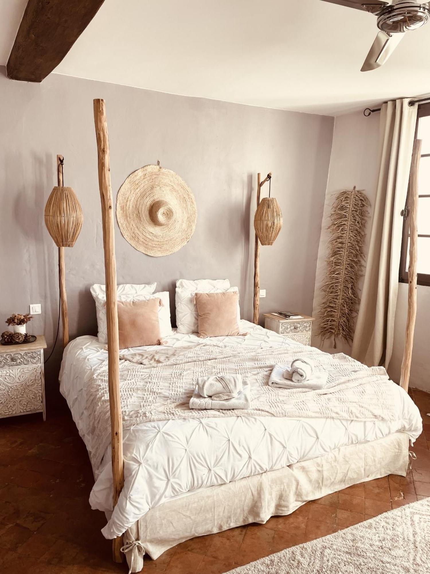 B&B Temps Suspendu Provence Перн-ле-Фонтен Номер фото
